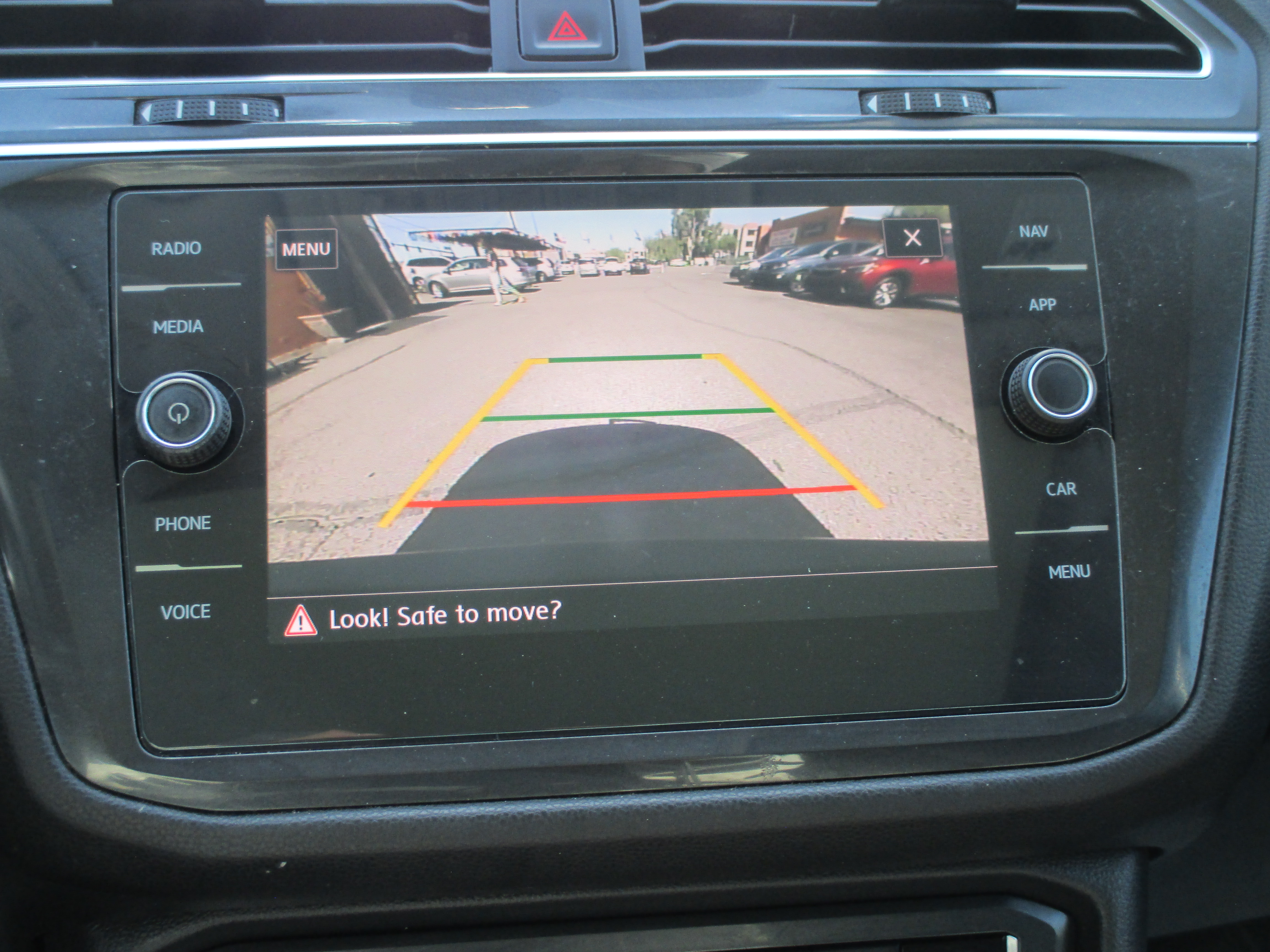 Used 2019 Volkswagen Tiguan FWD image 11