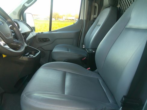 Used 2019 Ford Transit 150 XL image 10