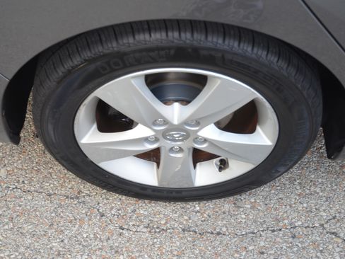 Used 2013 Hyundai Elantra GLS FWD image 22