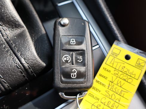 Used 2020 Volkswagen Passat 2.0T SE image 34