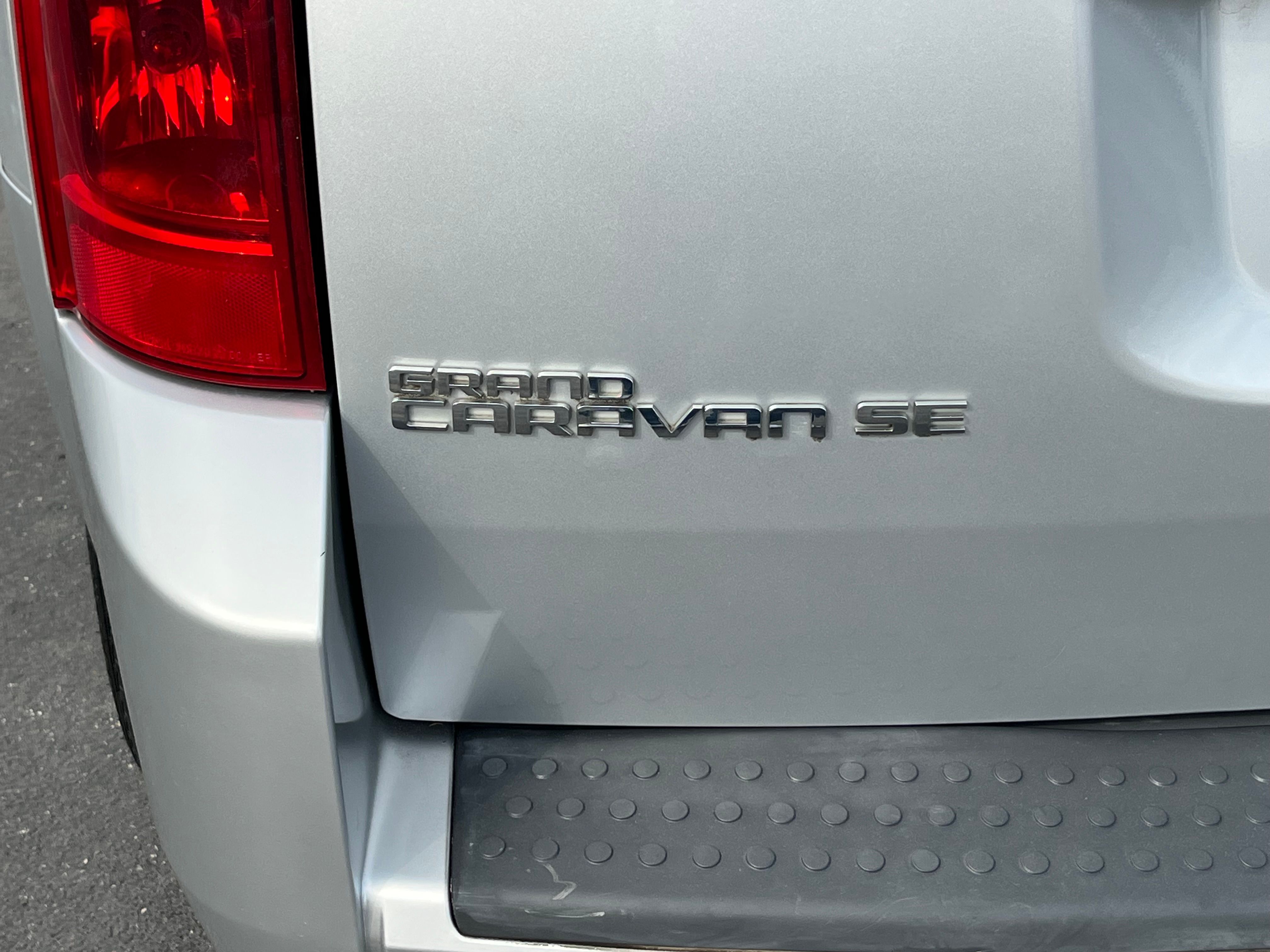 Used 2008 Dodge Grand Caravan SE FWD image 19