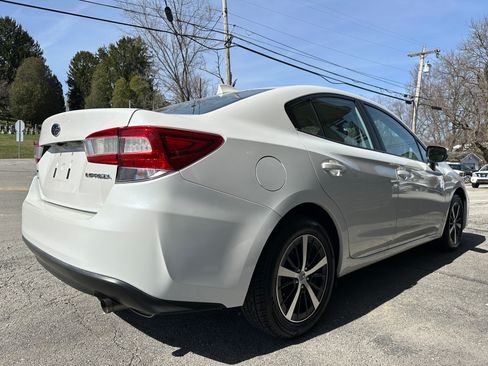 Used 2019 Subaru Impreza 2.0i Premium image 4