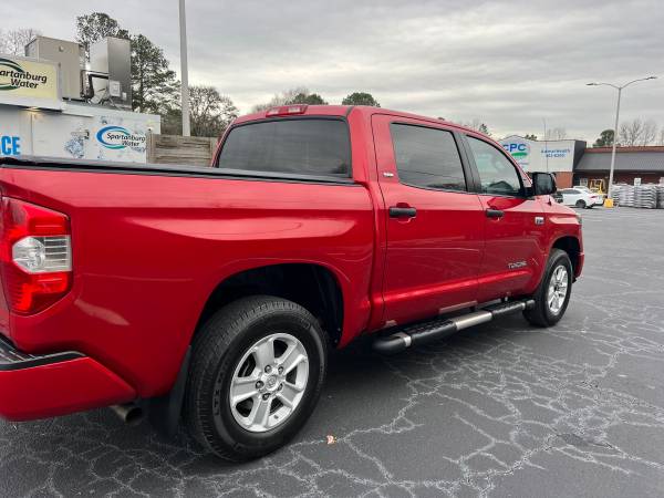 Used 2018 Toyota Tundra SR5 AWD/4WD image 7