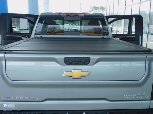 Used 2025 Chevrolet Silverado 2500 High Country image 23