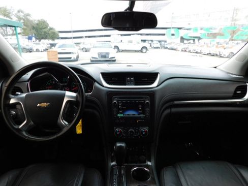 Used 2016 Chevrolet Traverse LT image 12