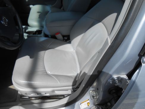 Used 2005 Buick LaCrosse CXL image 11