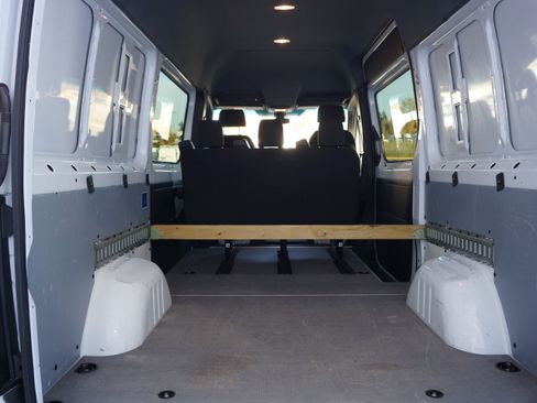 Used 2019 Mercedes-Benz Sprinter image 16