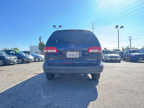 Used 2003 Toyota Sienna CE image 5