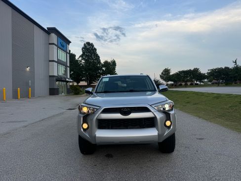 Used 2017 Toyota 4Runner 2WD image 9