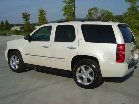 Used 2011 Chevrolet Tahoe LTZ image 2