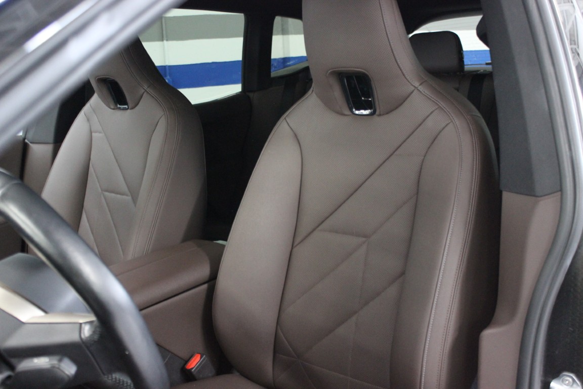 Used 2024 BMW iX xDrive50 AWD/4WD image 33