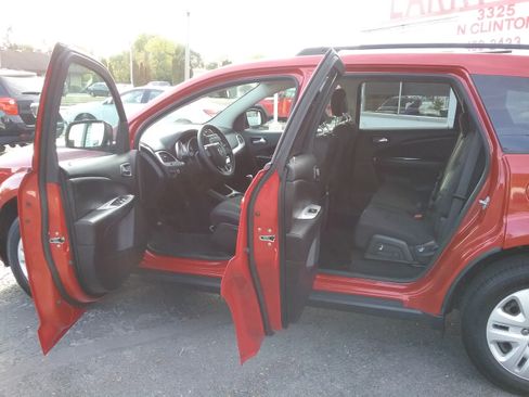 Used 2017 Dodge Journey SE image 13