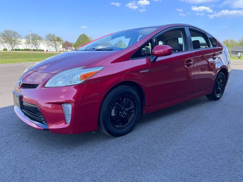 Used 2013 Toyota Prius Two FWD image 2