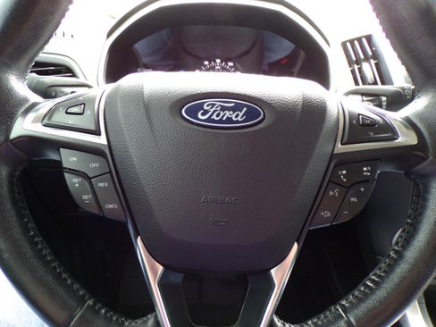 Used 2021 Ford Edge SEL image 9