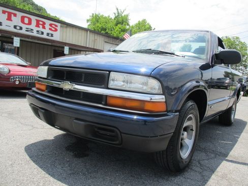 Used 2003 Chevrolet S10 Pickup 2WD Regular Cab image 10