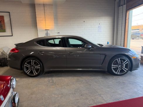 Used 2014 Porsche Panamera 4S image 10