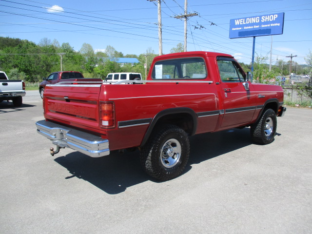 Used 1991 Dodge D/W Truck 150 AWD/4WD image 6