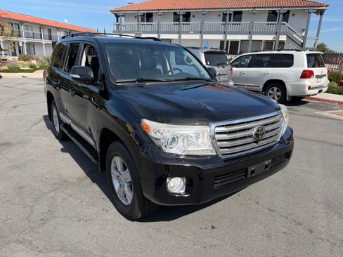 Used 2013 Toyota Land Cruiser image 7