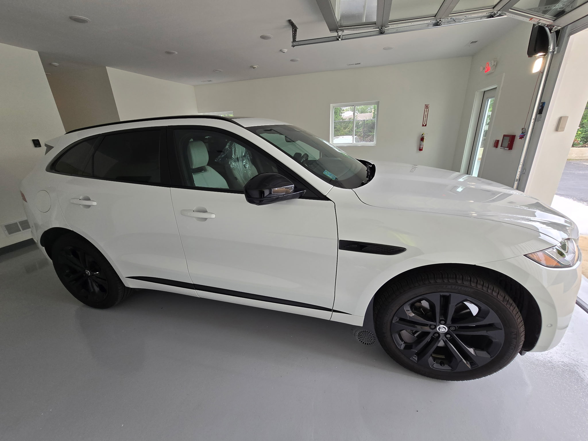 Used 2026 Jaguar F-PACE R-Dynamic S AWD/4WD image 9