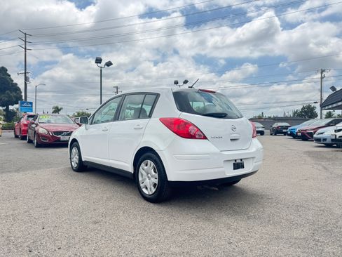 Used 2011 Nissan Versa 1.8 S Hatchback FWD image 5