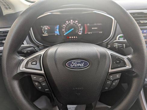 Used 2020 Ford Fusion SE image 8