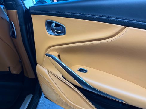 Used 2021 Aston Martin DBX AWD/4WD image 43