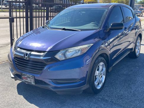Used 2016 Honda HR-V LX image 2