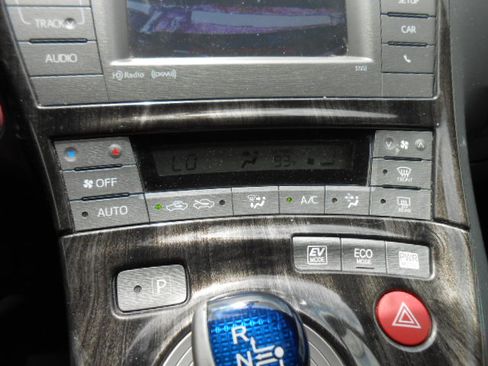 Used 2013 Toyota Prius Three Hatchback 4D FWD image 16