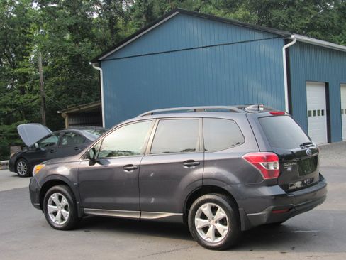 Used 2016 Subaru Forester 2.5i Premium AWD/4WD image 6
