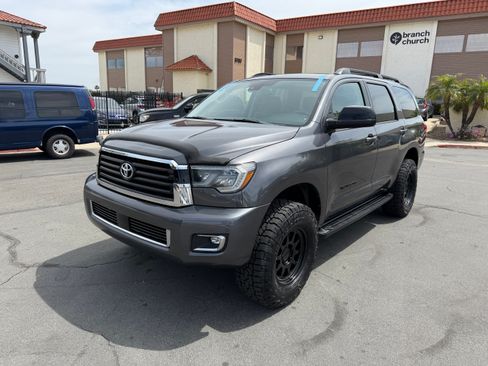 Used 2018 Toyota Sequoia SR5 image 3