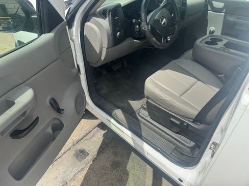 Used 2008 Chevrolet Silverado 1500 2WD Regular Cab image 8