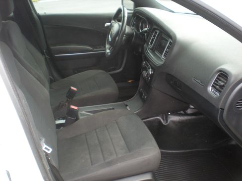 Used 2018 Dodge Charger UNAVAIL RWD image 5