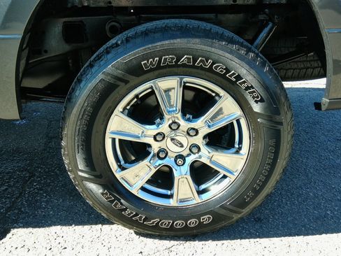 Used 2015 Ford F150 XLT image 23