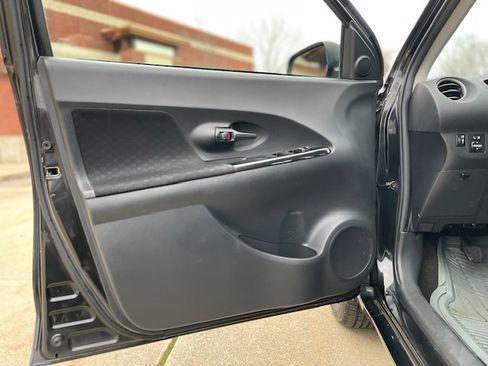 Used 2009 Scion xD image 9