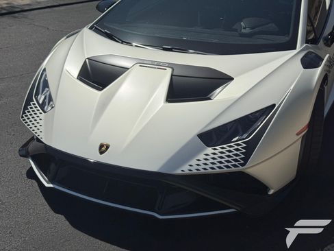 Used 2023 Lamborghini Huracan STO Coupe RWD image 9