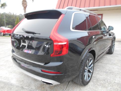 Used 2017 Volvo XC90 T6 Momentum image 5