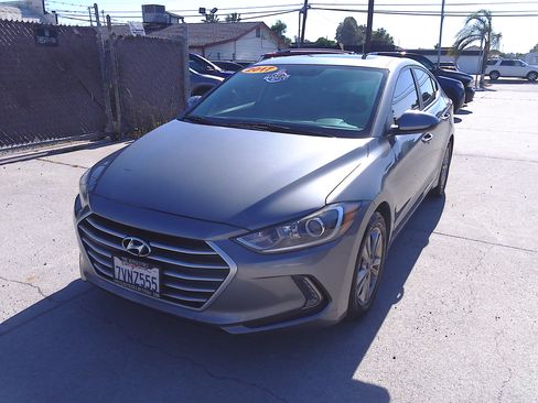 Used 2017 Hyundai Elantra Sedan FWD image 2