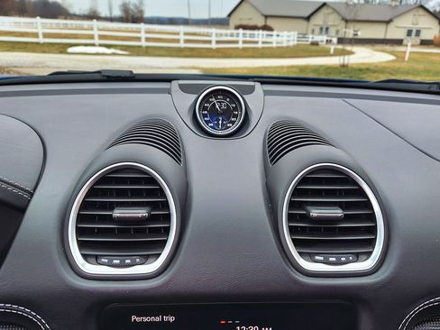 Used 2020 Porsche 718 Boxster Spyder image 52