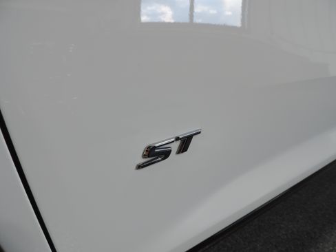 Used 2026 Buick Enclave AWD Sport Touring image 47