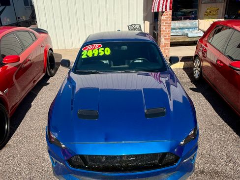 Used 2018 Ford Mustang GT Premium image 2