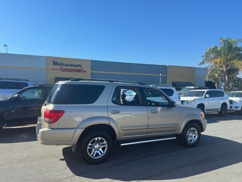 Used 2005 Toyota Sequoia SR5 image 16
