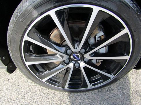 Used 2018 Volvo S60 T5 Dynamic AWD image 10