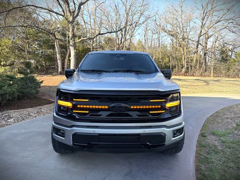 Used 2024 Ford F150 XLT image 3