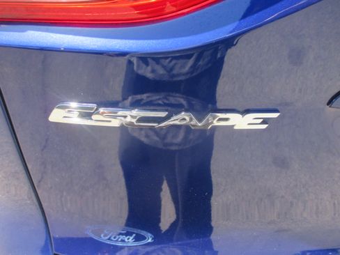 Used 2016 Ford Escape S Sport Utility 4D FWD image 11