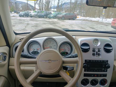 Used 2008 Chrysler PT Cruiser Touring Edition image 19