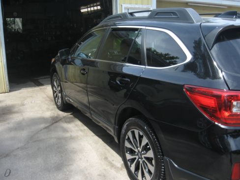 Used 2016 Subaru Outback 3.6R Limited AWD/4WD image 6