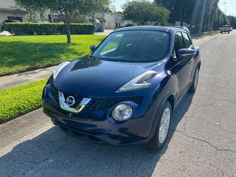 Used 2015 Nissan Juke SV image 1