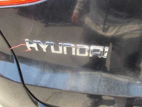 Used 2011 Hyundai Tucson 2WD image 15
