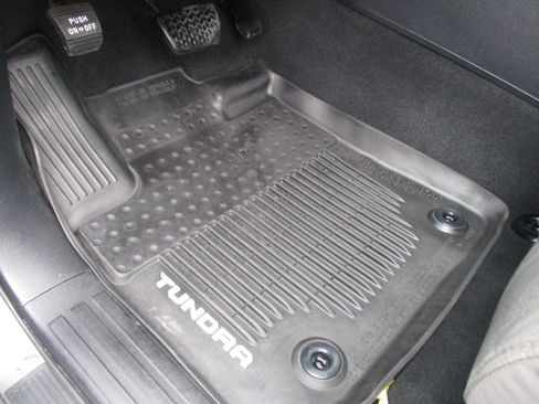 Used 2017 Toyota Tundra SR5 image 24