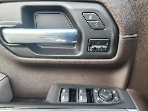 Used 2021 Chevrolet Silverado 1500 LTZ AWD/4WD image 23